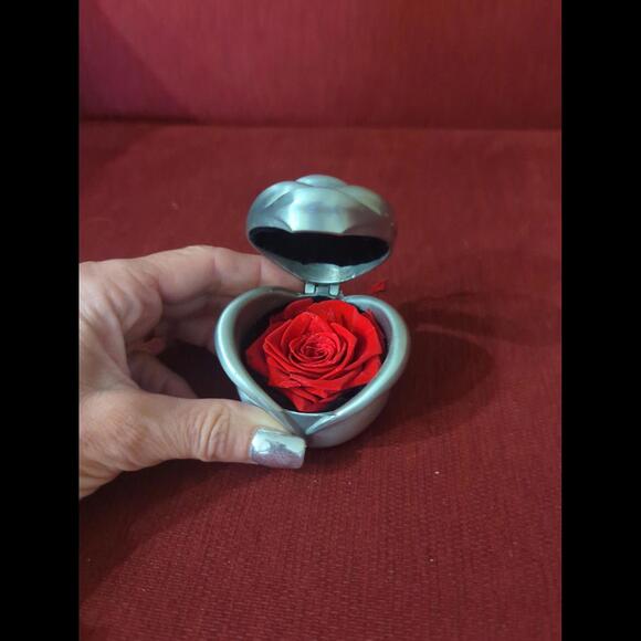 Keepsake Pewter Rose - Picture 2 of 8